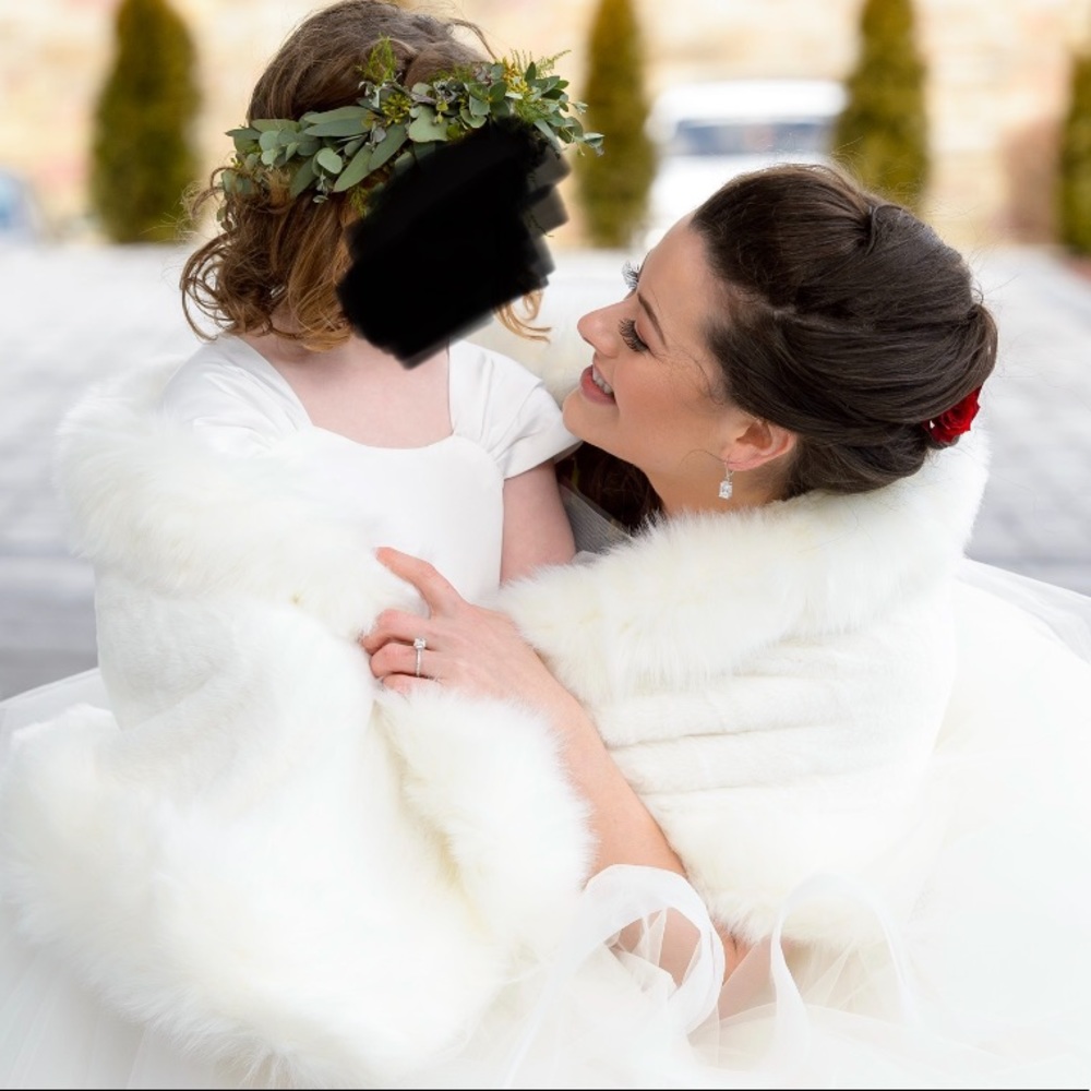 White Faux Fur Bridal Shawl - Elegant Women's Wrap